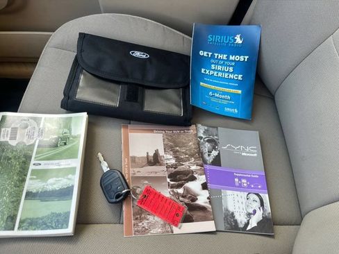 Used 2010 Ford Escape XLT AWD/4WD image 16