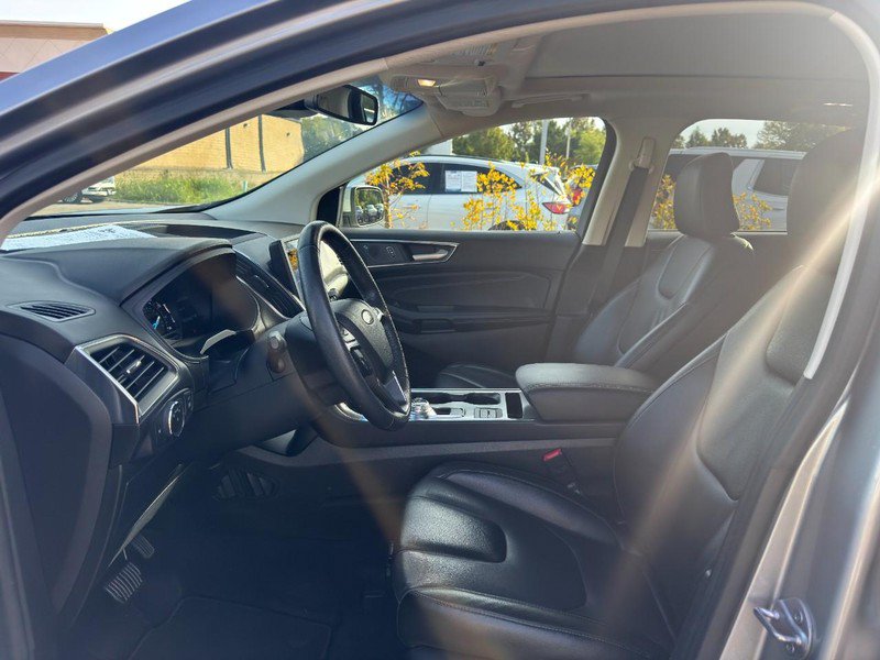Used 2022 Ford Edge Titanium AWD/4WD image 5