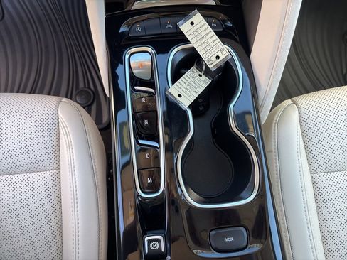 Used 2022 Buick Envision Essence w/ Safety Package image 34