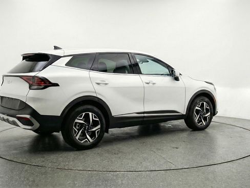 Used 2025 Kia Sportage LX image 9