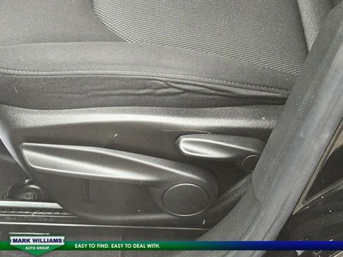 Used 2021 Jeep Renegade Sport image 12