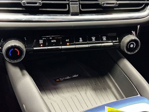 New 2026 Chevrolet Equinox EV LT image 17