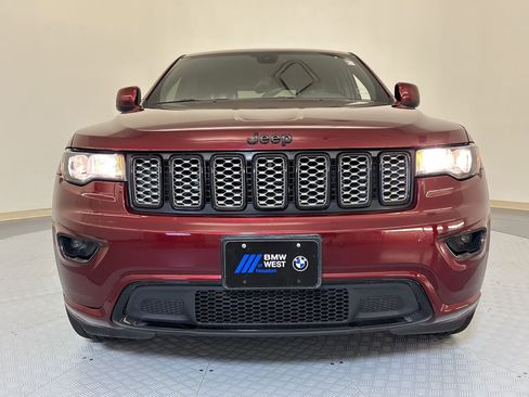 Used 2019 Jeep Grand Cherokee Altitude image 5