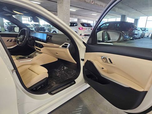 Used 2025 BMW 330i xDrive 330i xDrive w/ Premium Package image 41