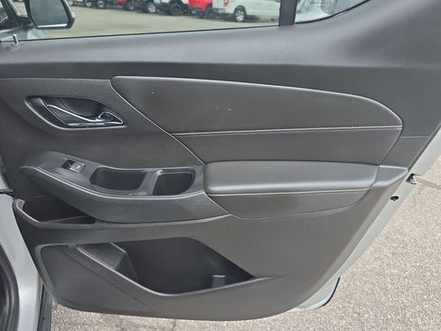 Used 2018 Chevrolet Traverse LT FWD image 15
