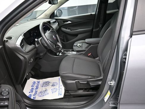 Used 2025 Buick Encore GX Preferred AWD/4WD image 27