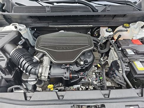 Certified 2023 GMC Acadia SLT w/ Preferred Package image 30