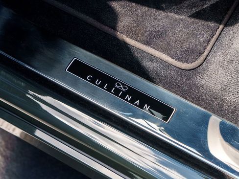 Used 2025 Rolls-Royce Cullinan Black Badge AWD/4WD image 35