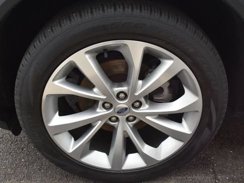 Used 2022 Ford Explorer Platinum w/ Equipment Group 601A AWD/4WD image 59