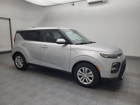 Used 2020 Kia Soul LX FWD image 11