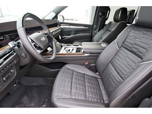 New 2026 Cadillac Escalade Platinum Sport AWD/4WD image 6