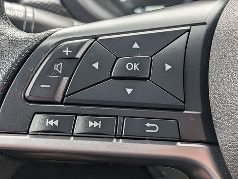 Used 2023 Nissan Kicks SV image 13