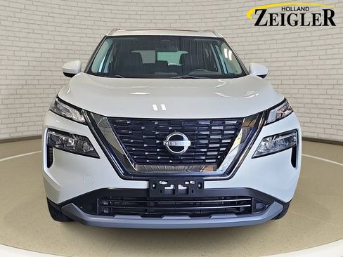 Certified 2023 Nissan Rogue SV w/ SV Premium B Package AWD/4WD image 2