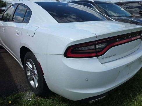 Used 2020 Dodge Charger SXT RWD image 3