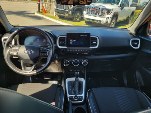 Used 2023 Hyundai Venue Limited w/ Cargo Package FWD image 15