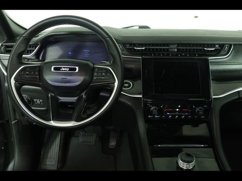Used 2022 Jeep Grand Cherokee Altitude AWD/4WD image 13