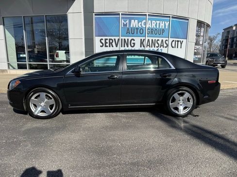Used 2009 Chevrolet Malibu LT w/ HFV6 Engine Package image 2