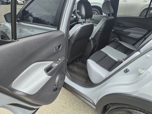 Used 2024 Nissan Kicks SR w/ SR Premium Package FWD image 14