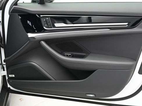 Used 2024 Porsche Panamera 4 image 26