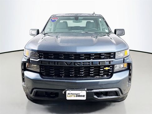 Used 2020 Chevrolet Silverado 1500 Custom w/ Custom Value Package AWD/4WD image 3