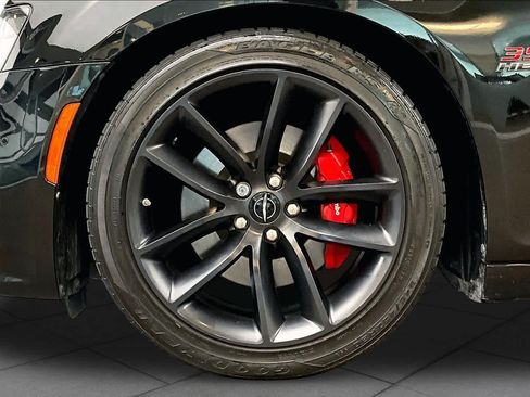 Used 2023 Chrysler 300 C RWD image 11