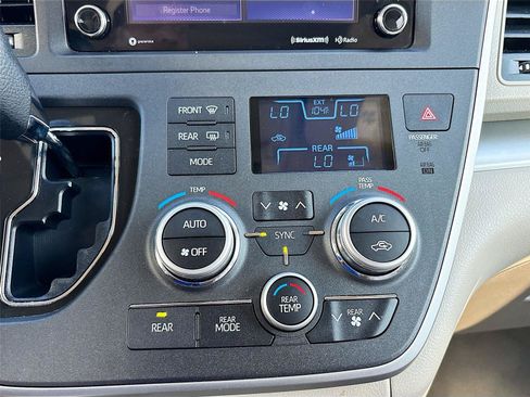 Used 2020 Toyota Sienna LE FWD image 15