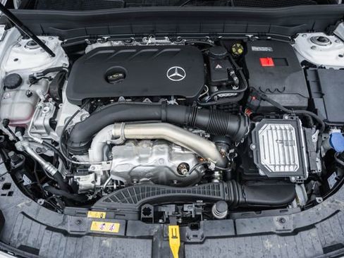 New 2026 Mercedes-Benz GLB 250 4MATIC image 18