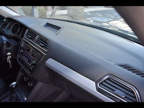 Used 2021 Volkswagen Tiguan S FWD image 39