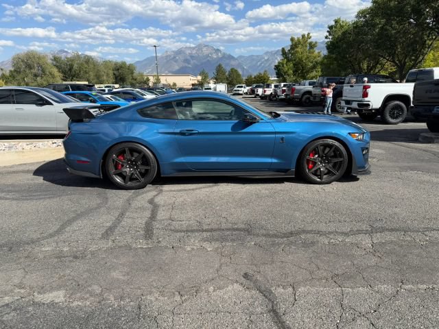 Used 2020 Ford Mustang Shelby GT500 w/ Carbon Fiber Track Pack RWD image 3