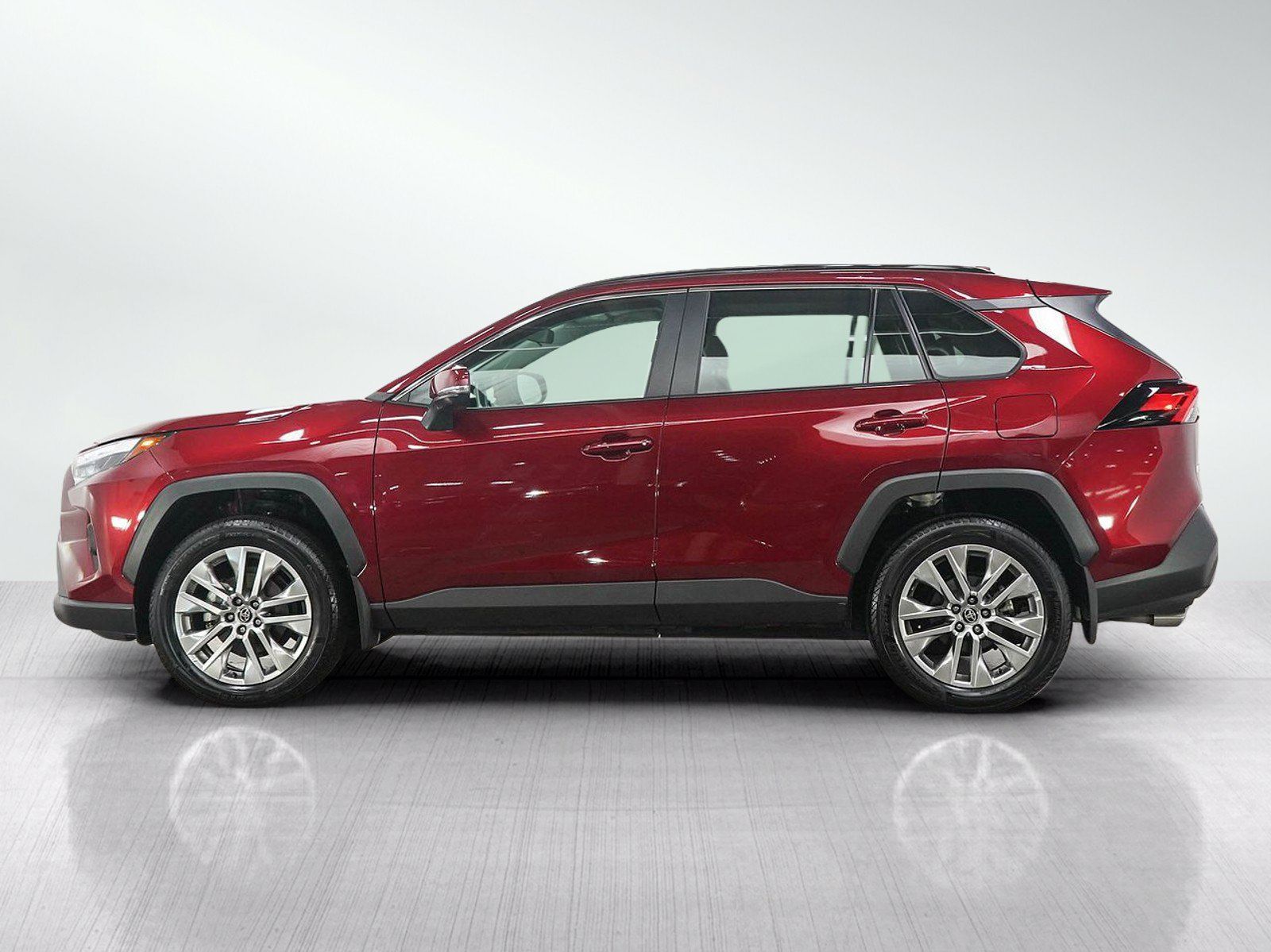 Used 2025 Toyota RAV4 XLE Premium w/ Weather Package AWD/4WD image 2