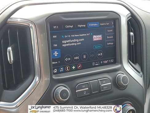 Used 2022 Chevrolet Silverado 1500 LT Trail Boss w/ LT Trail Boss Premium Package AWD/4WD image 15