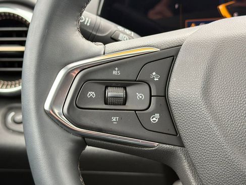 Used 2025 Chevrolet Trax ACTIV w/ Sunroof Package FWD image 35