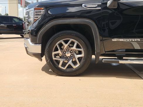 Used 2025 GMC Sierra 1500 SLT RWD image 8