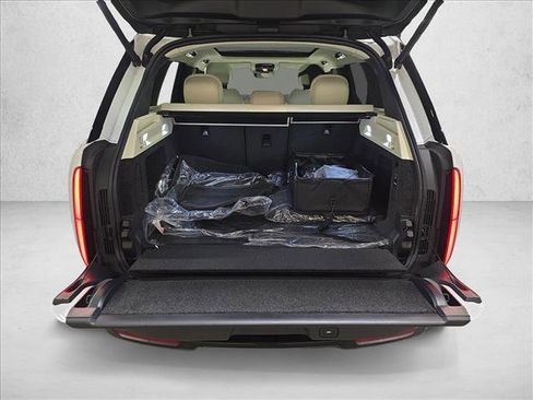 New 2026 Land Rover Range Rover SE image 13