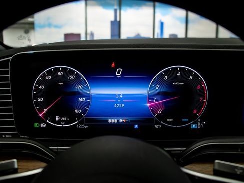 Certified 2025 Mercedes-Benz GLE 450 4MATIC image 18