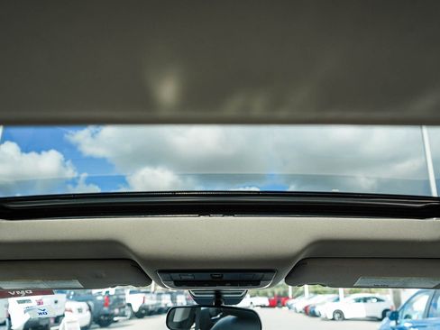 Used 2024 Nissan Altima 2.5 SL image 17