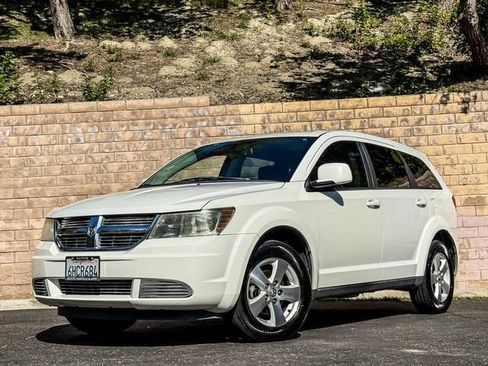 Used 2009 Dodge Journey SXT w/ Flexible Seating Group image 2