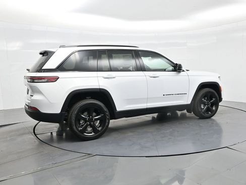 New 2025 Jeep Grand Cherokee Limited w/ Luxury Tech Group II image 7