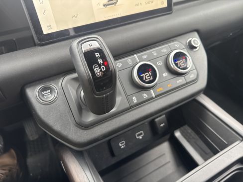 Used 2024 Land Rover Defender 110 X-Dynamic SE image 24