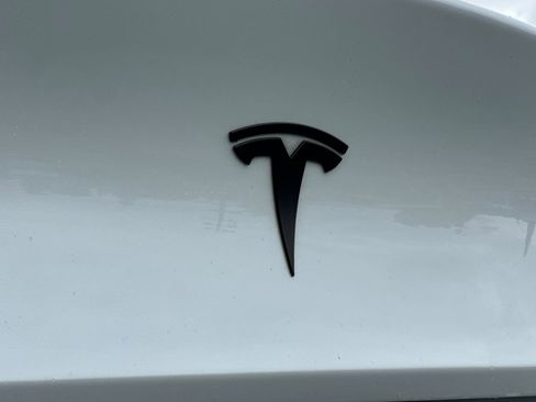 Used 2023 Tesla Model Y Long Range AWD/4WD image 18