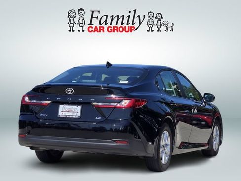 Used 2025 Toyota Camry LE w/ Convenience Package FWD image 4