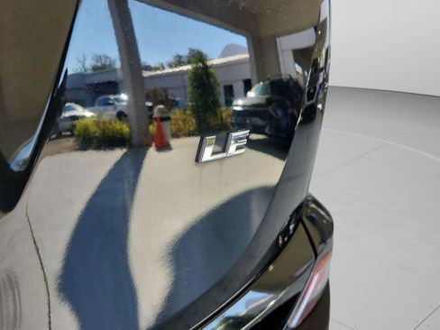 Used 2017 Toyota RAV4 LE image 30