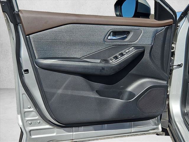 Used 2023 Nissan Rogue SV FWD image 11