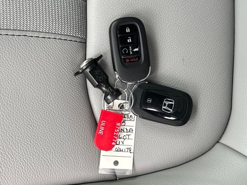 Certified 2025 Honda Pilot EX-L image 28