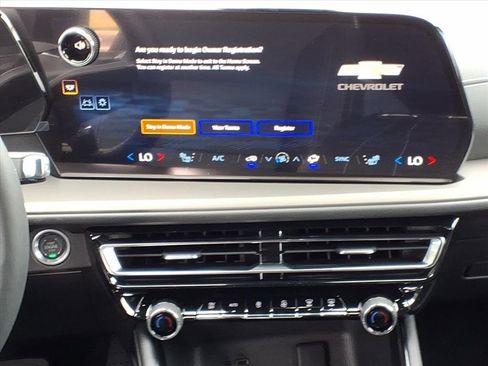 New 2026 Chevrolet Traverse LT w/ Sun and Wheel Package image 16