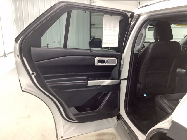 Used 2022 Ford Explorer Limited w/ Class IV Trailer Tow Package AWD/4WD image 12