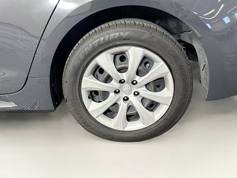 Used 2023 Toyota Corolla LE w/ Carpet Mat Package (TMS) FWD image 11