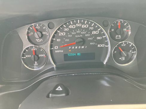 Used 2015 GMC Savana 3500 RWD image 18
