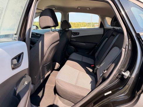 Used 2021 Hyundai Kona SE AWD/4WD image 5