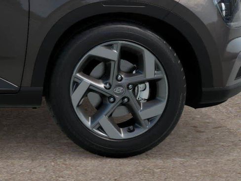 Used 2025 Hyundai Venue SEL FWD image 8